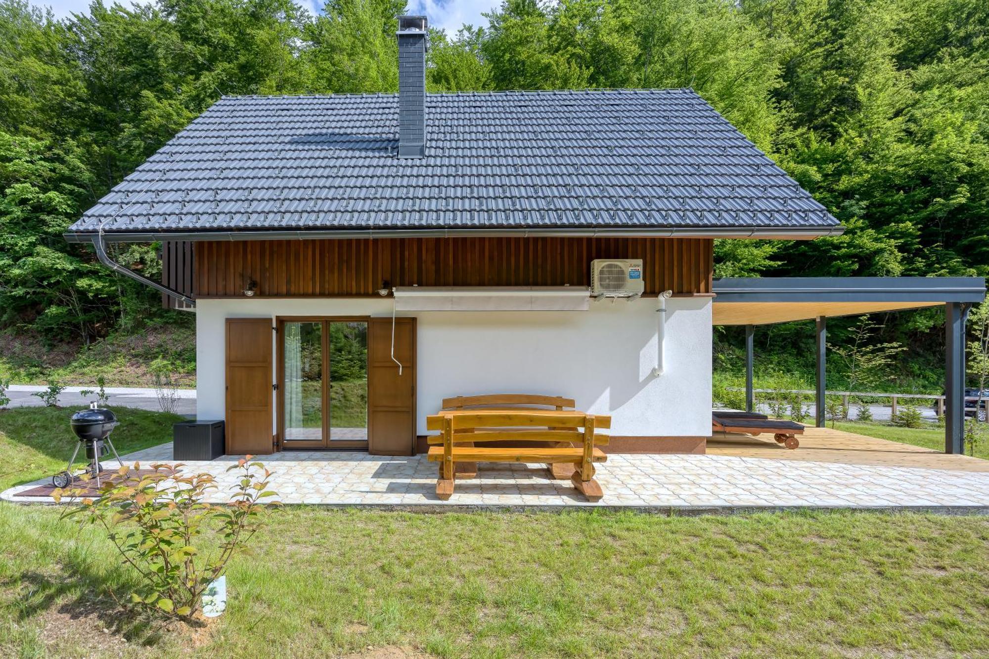 Resort Stari Malni, Osilnica - Vacation Houses Stari Malni Pokoj fotografie